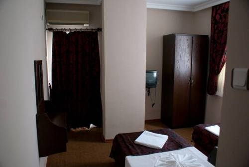 Queen Ra Hotel