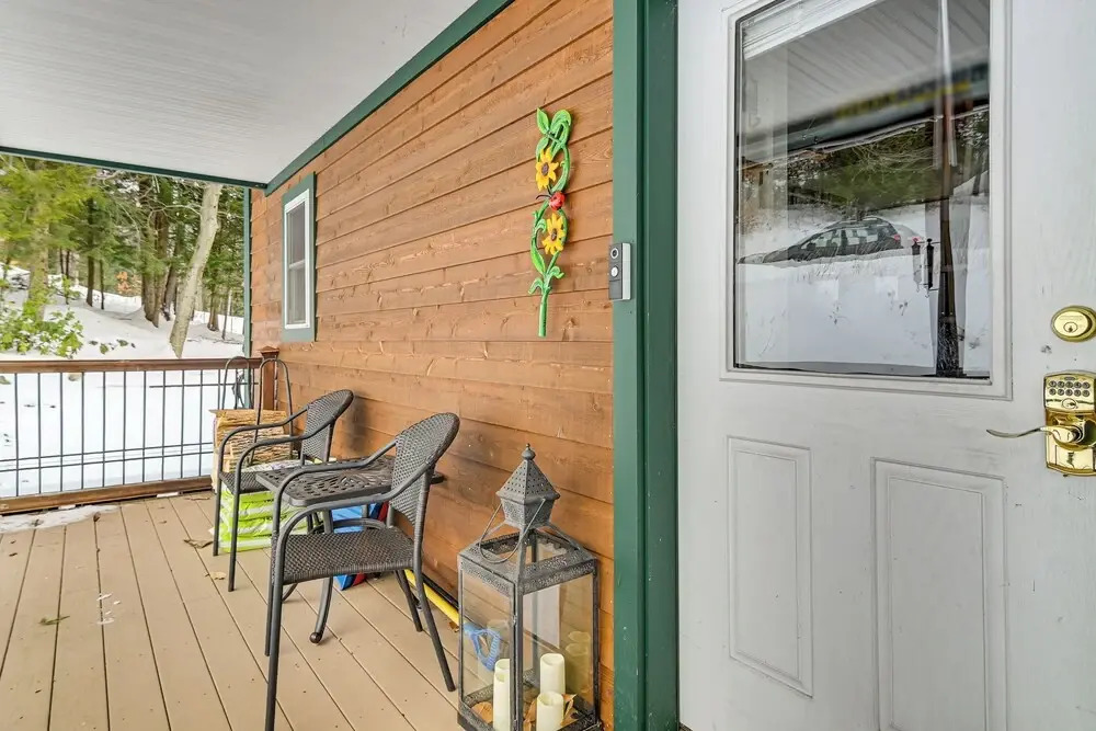 Dock & Views! Lakeside Family Escape in Wilton