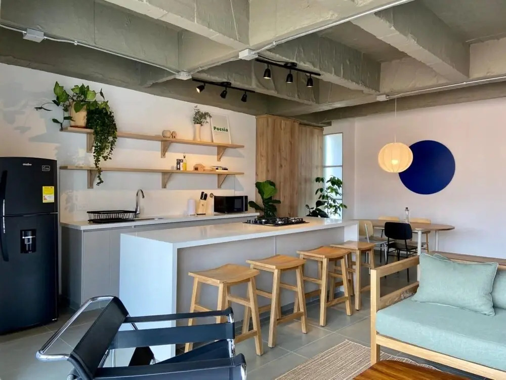 Captivating 3BR With Balcony n fan in Laureles