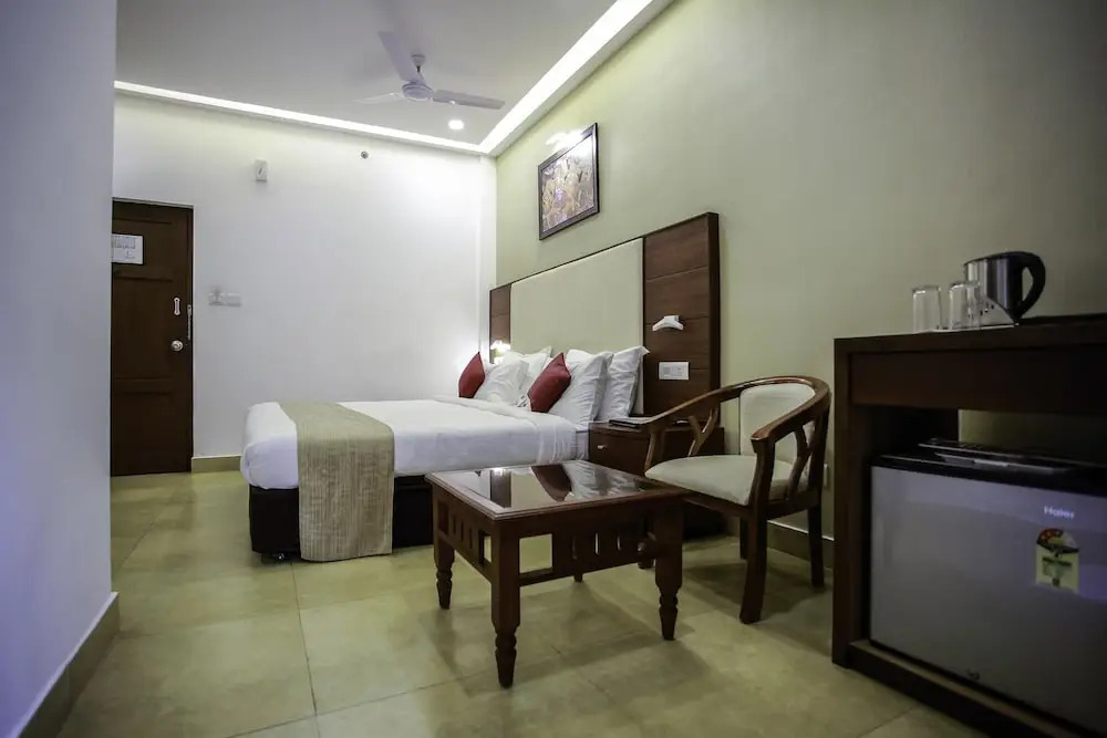 Capital O 27646 Hotel Grand Sm Regency