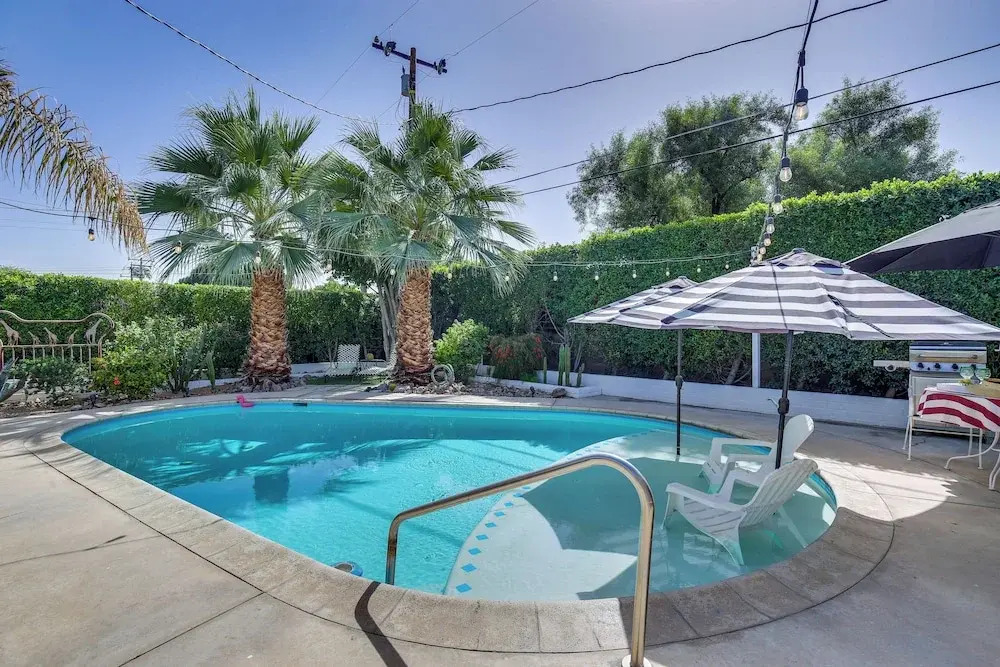 5 Blocks to El Paseo: Palm Desert Casita w/ Pool