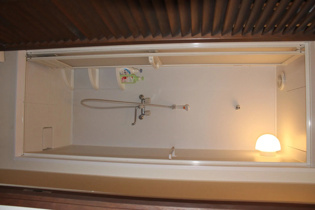 IZA Kamakura Guest House and Bar