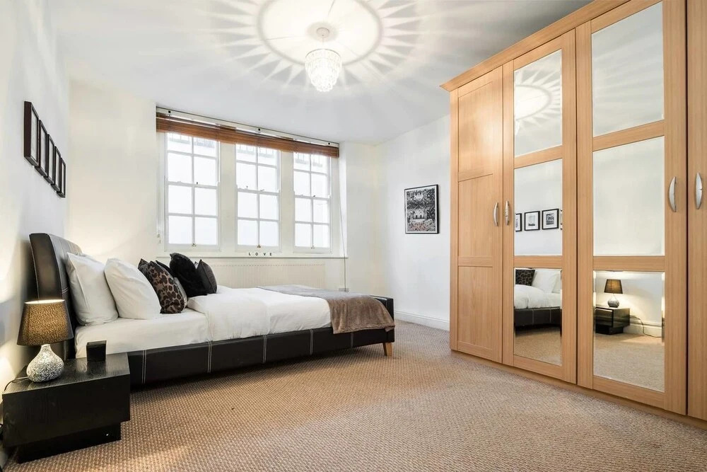 Spacious 2BR Home in Islington - up to 6 Guests!