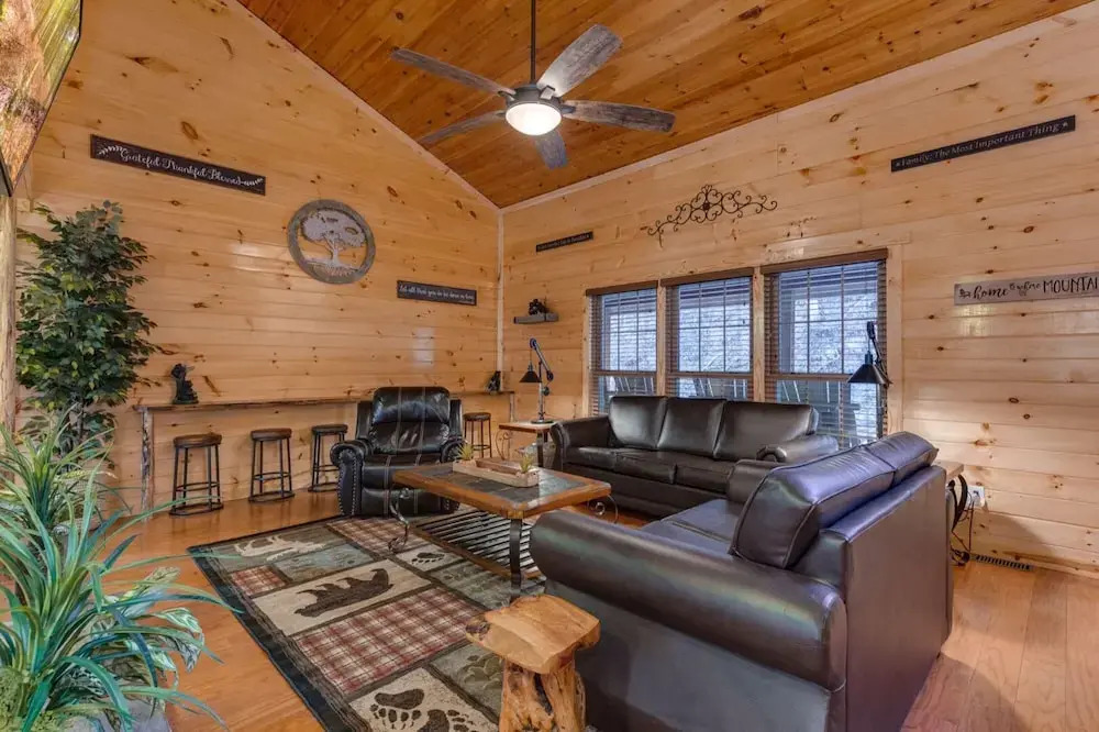 Luxury Mountain Lodge By Heritage Cabin Rentals
