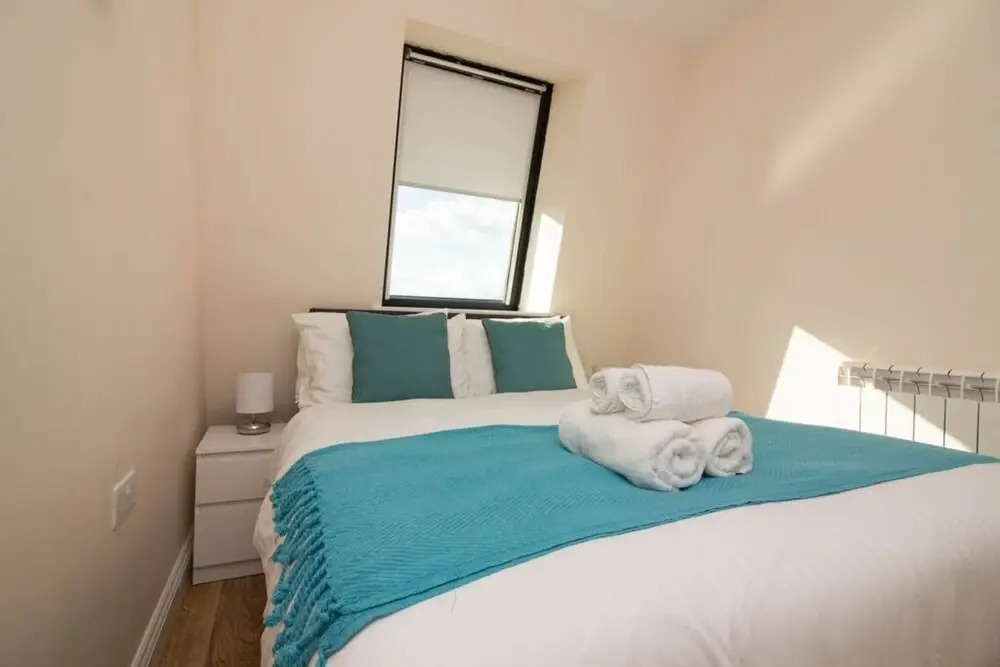 Stayzo Castle Penthouse 17 - A Clean Fresh Modern Apartment With Free Wi-fi