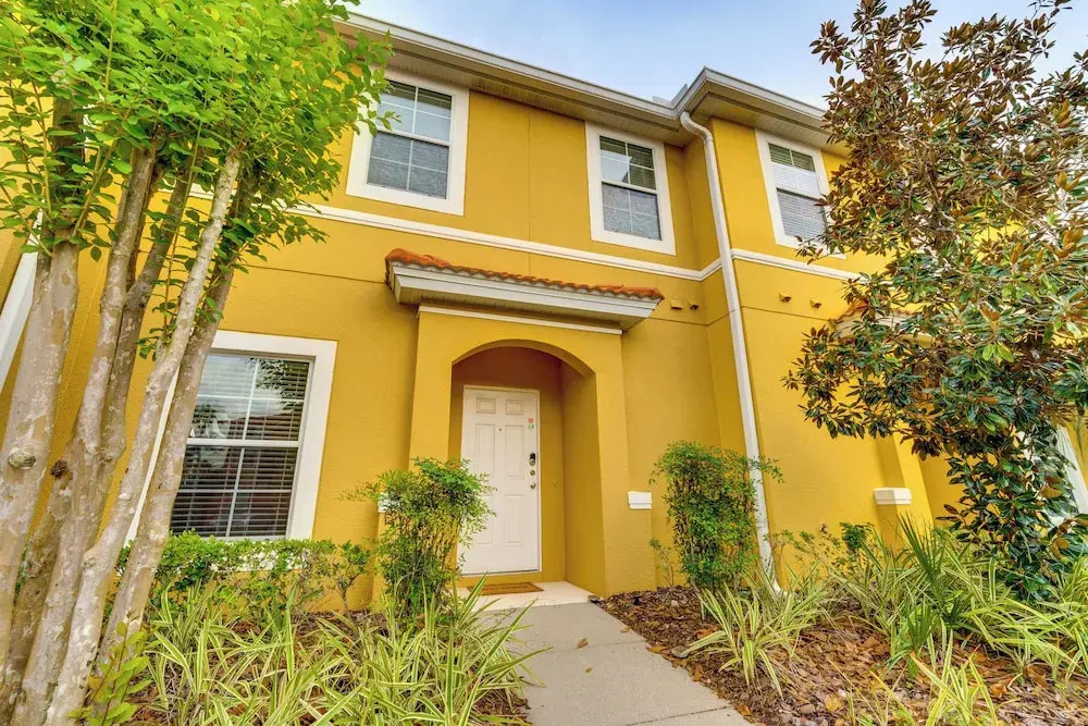 4 Mi to Disney World: Townhome w/ Hot Tub & Lanai!