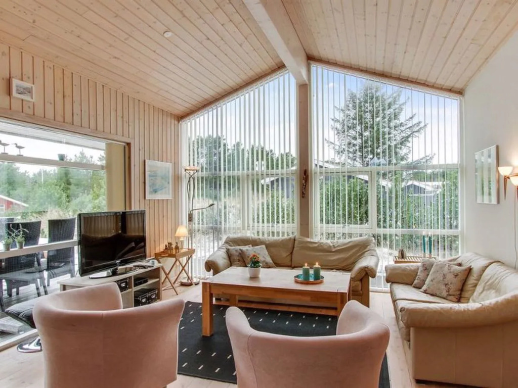 "Sylvia" - 2.3km from the sea in NW Jutland