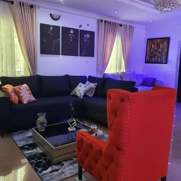 Luxury Sutes And Apartment By Emia Haven