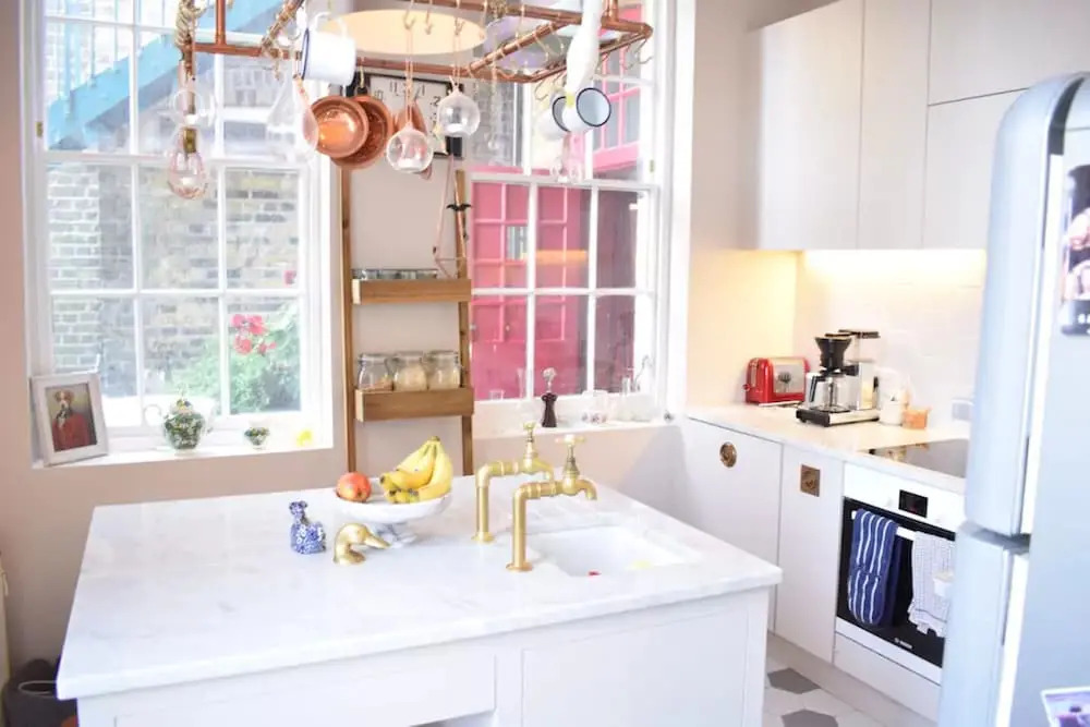 2 Bedroom Property Close to Stepney Green Station