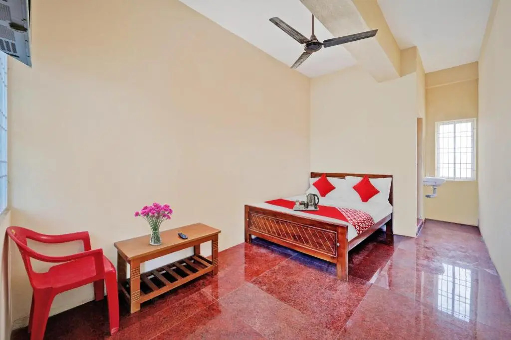 Oyo 92943 Ram Krish Mahal