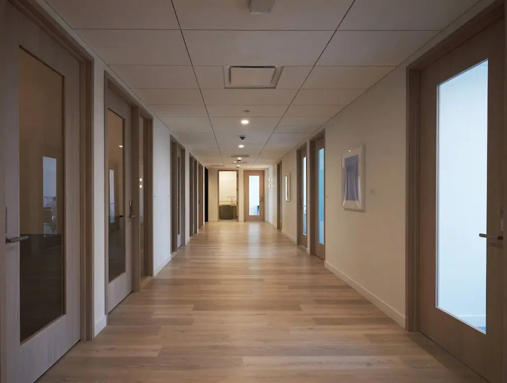 Lux Apts with Lake Views and Top Amenities
