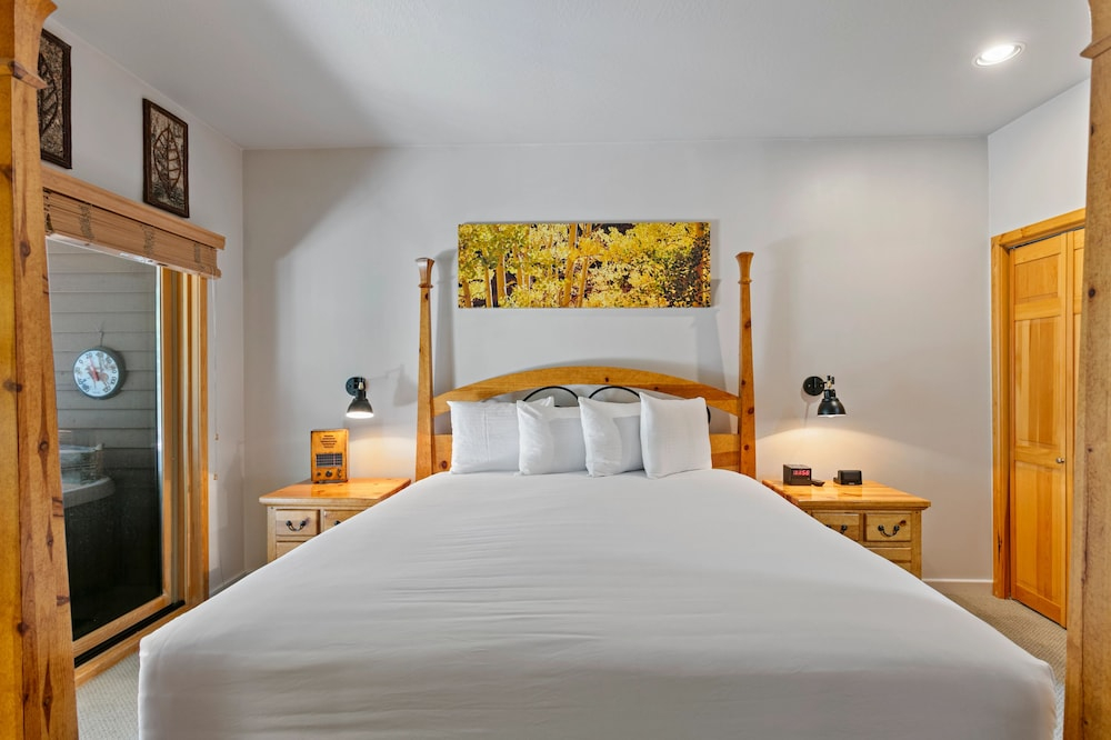 Bristlecone at Deer Valley Resort - Three Bedroom Condo with Hot Tub #201 3 Condo