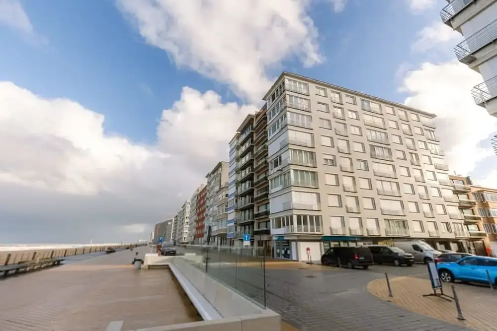Beautiful Seaview Apartment With Private Garage