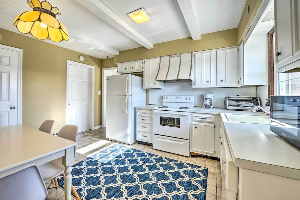 Oceanside Beach House in Pvt Beach Community!