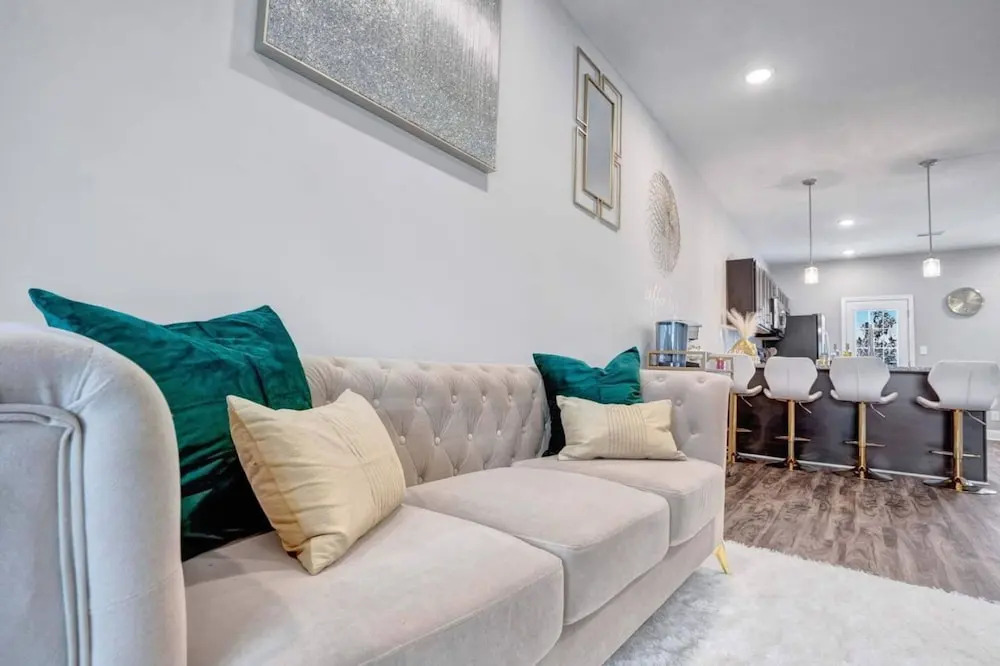 A Taste of Luxe Upscale Condo Near Nashville and Ft Campbell