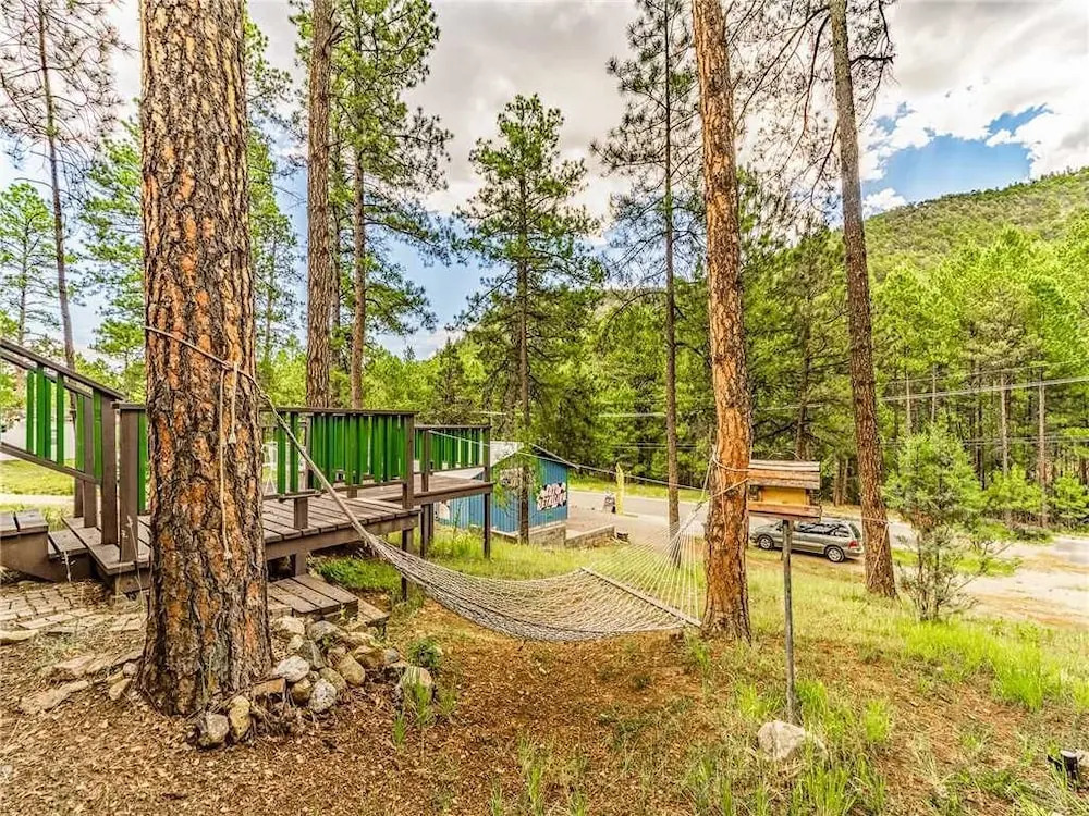 Turtle Mountain Cabin, 2 Bedrooms, Near Town