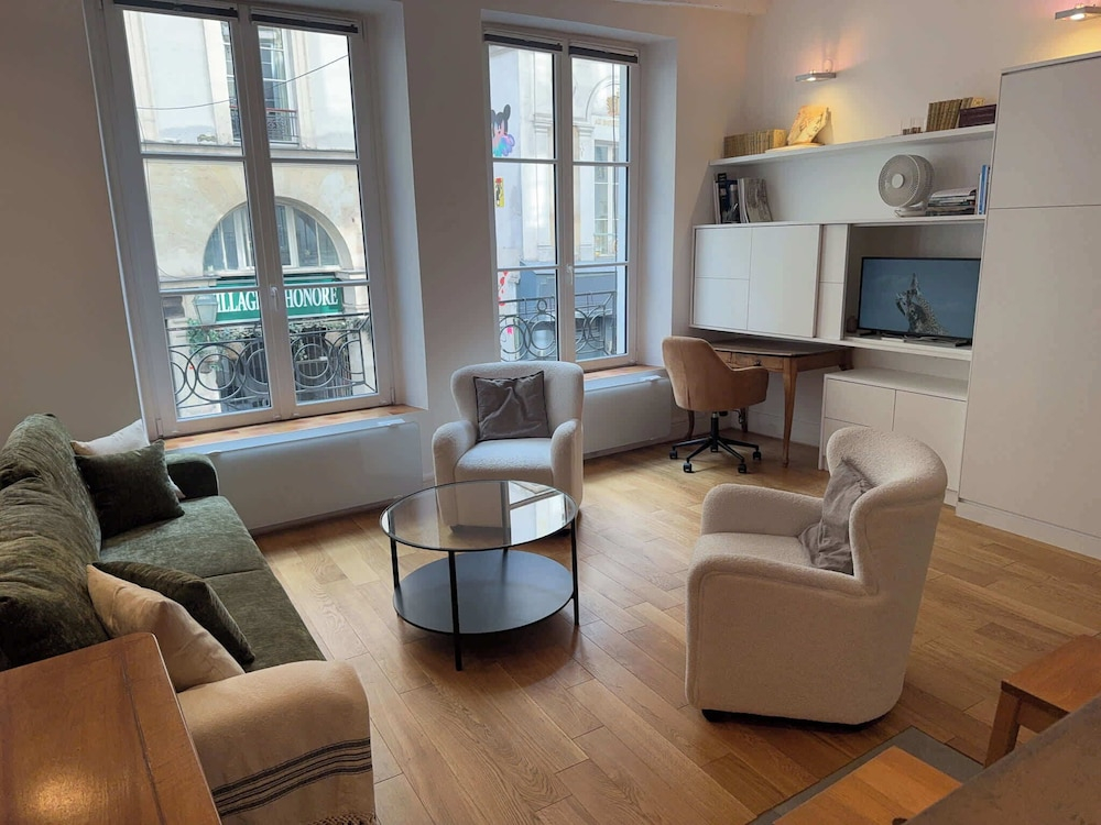 Honore Nest - Elegant 1BR Unit in Saint-honore District