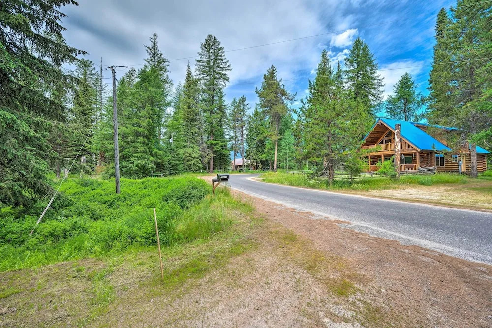 Cute Donnelly Cabin in the Woods w/ Fire Pit!