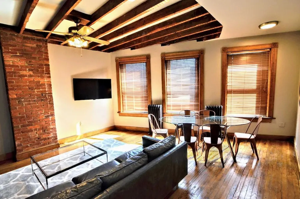 3br, 1 Bath, Sleeps 6-8 3 Bedroom Apts