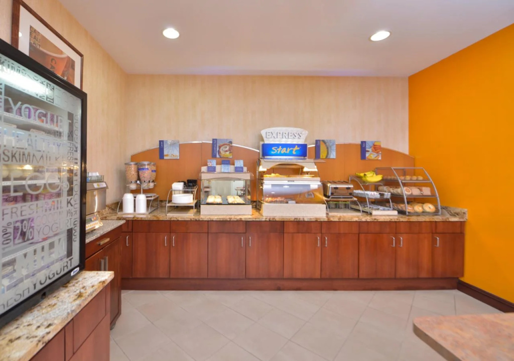 Holiday Inn Express Laguardia Airport