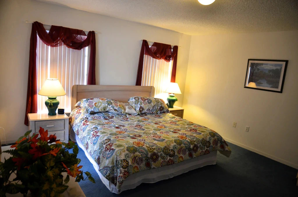Family friendly Lakeside Villa with pool, Clermont, US