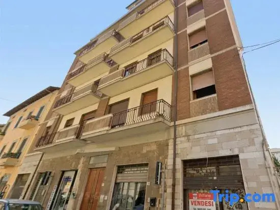 Pisa Happy House   Large Group Apartment