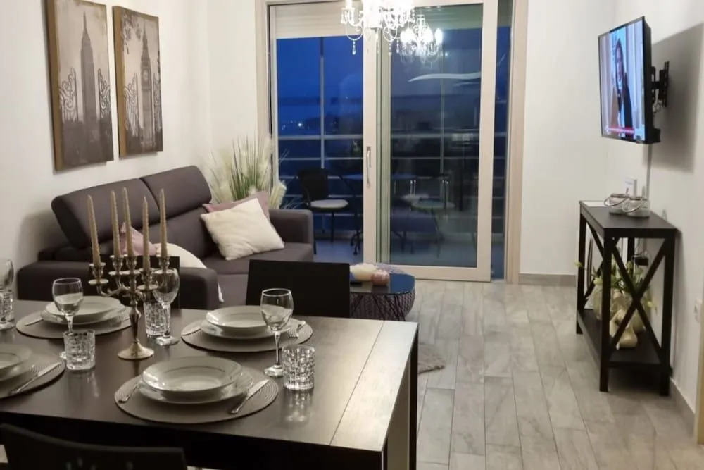 Sunset Apartment Ami