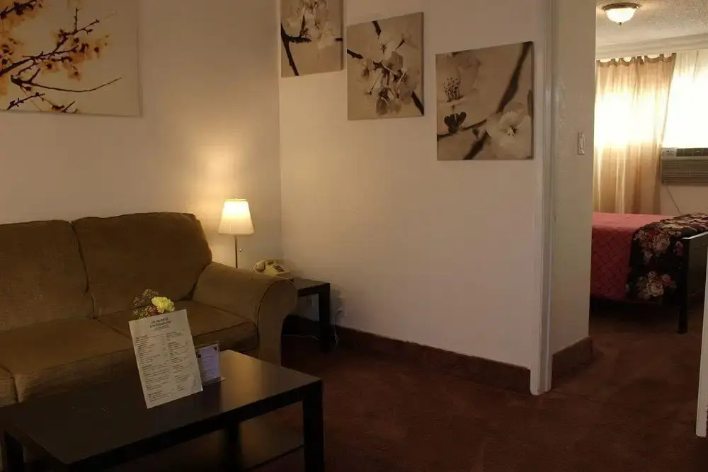 Tradewinds All Suite Hotel