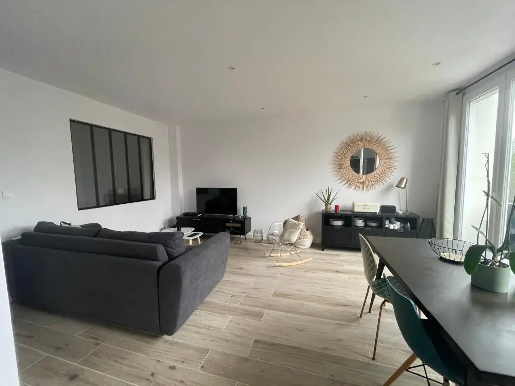 Ajaccio Magnifique T2 45m2 neuf 5 personnes Clim wifi stationnement gratuit centre ville plage à 300m