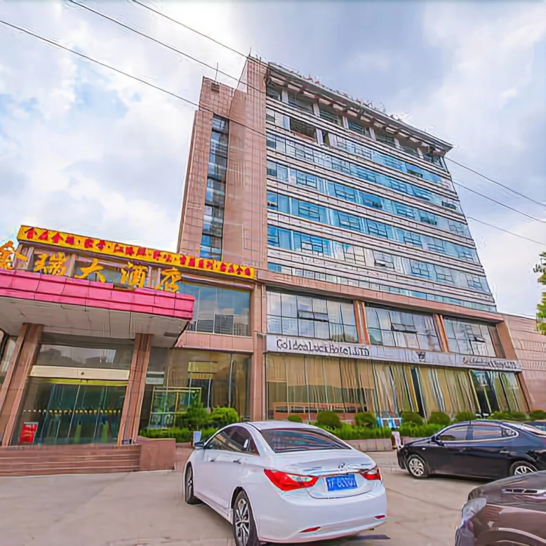 Golden Luck Hotel