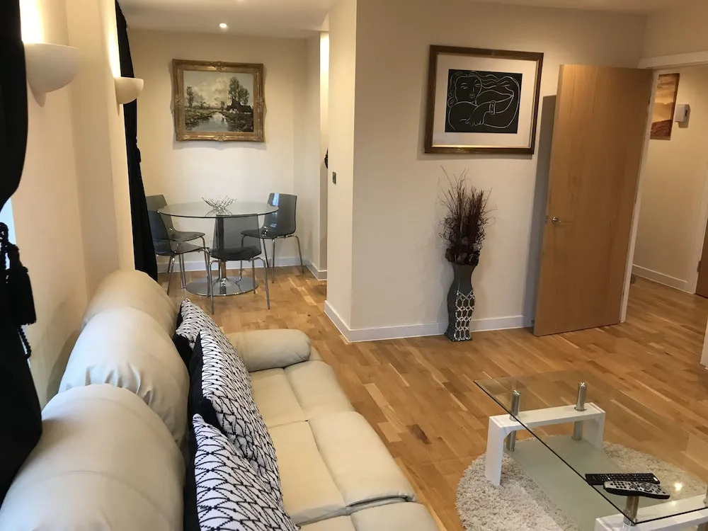 Chelmsford Service Apartment