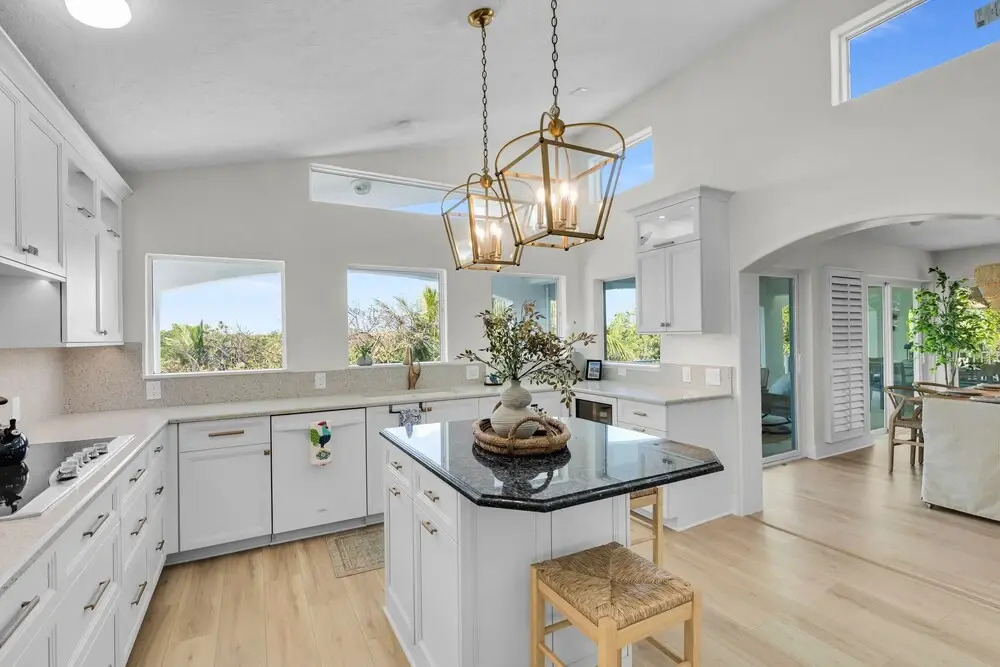 New Listing! Reel Joy Waterfront Luxe With Pool And Private Dock 4 Bedroom Home