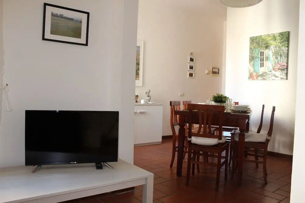 Art Apartment SMN Station