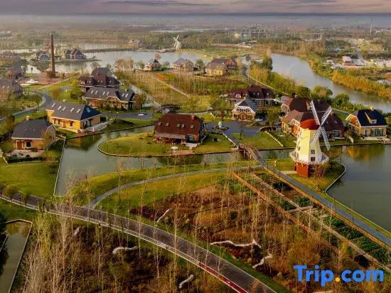 Lake Roli Resort
