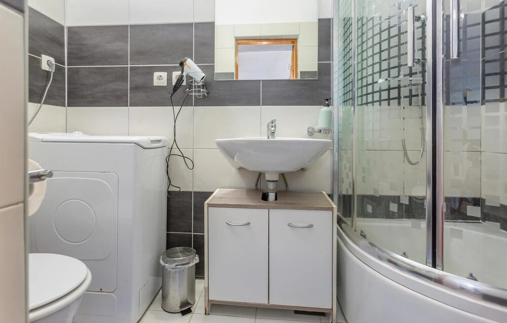 Beautiful Apartment in Cres With Wifi and 1 Bedrooms