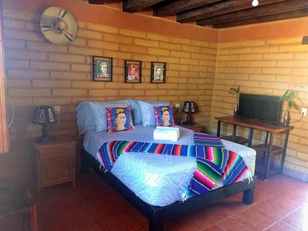 La Joya De Tuito Bed & Breakfast