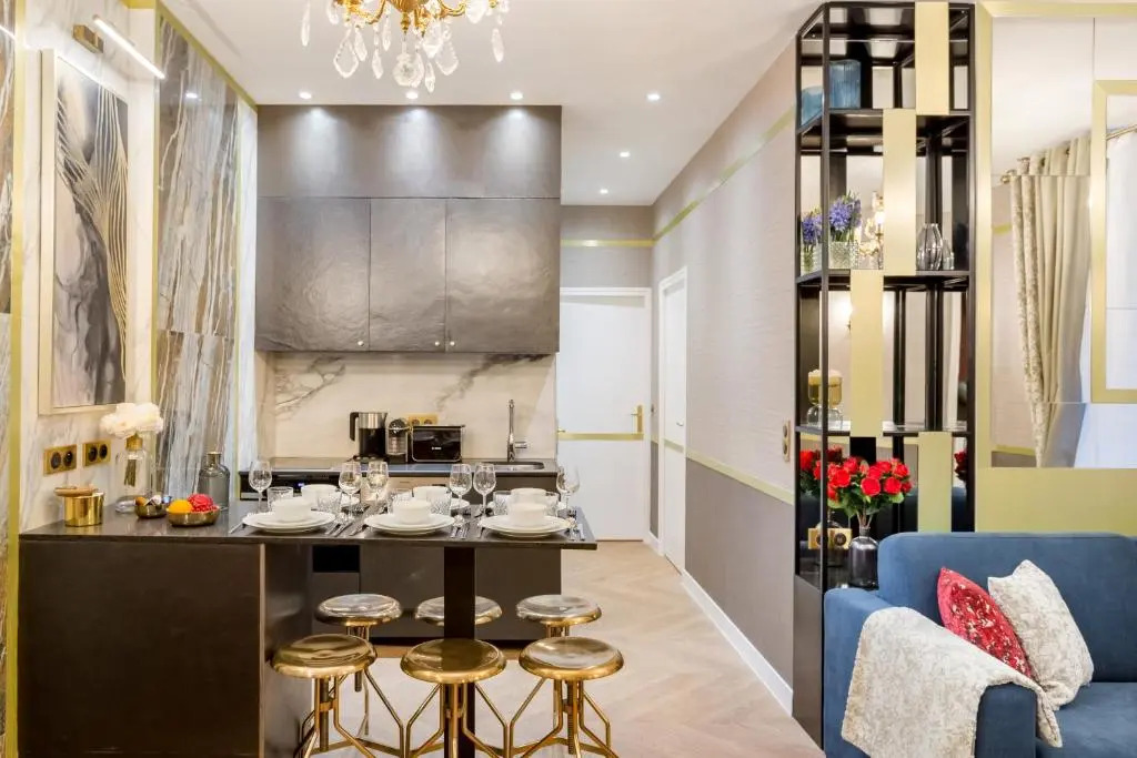 Luxury 2 Bedroom 2 Bathroom With AC -Eiffel Tower