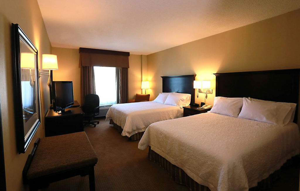 Hampton Inn & Suites Laval