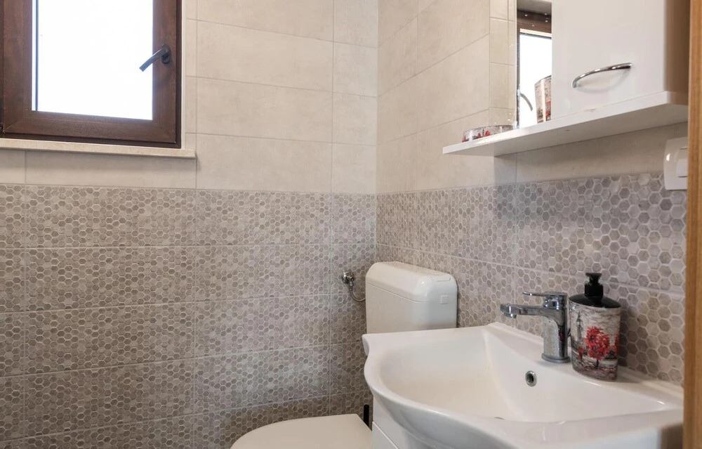 Awesome Home In Nedescina