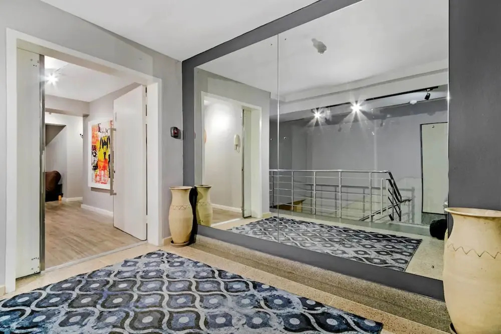 2 BD Penthouse in the Heart of the Mother City