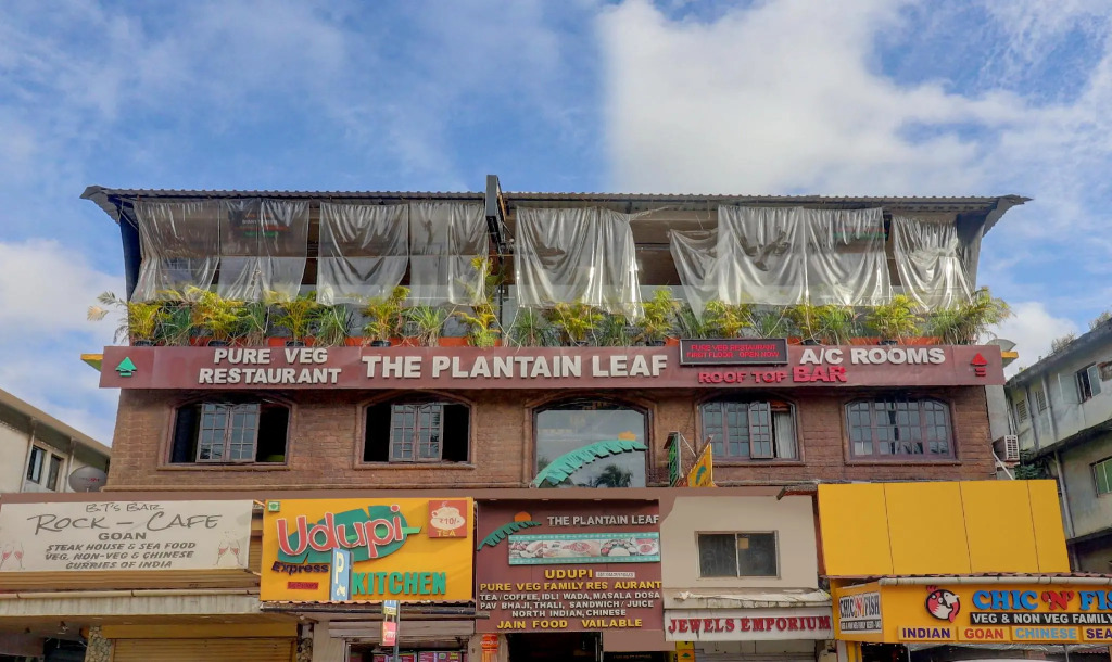 Treebo Trip Plantain Leaf