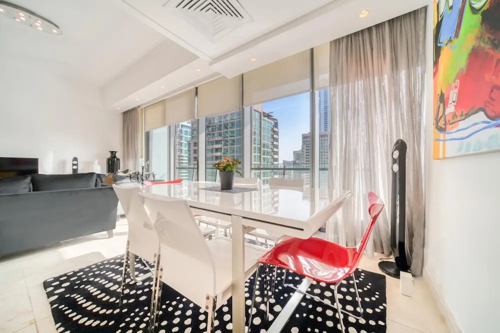Big Bright Luxury Marina View Apt Near Beach