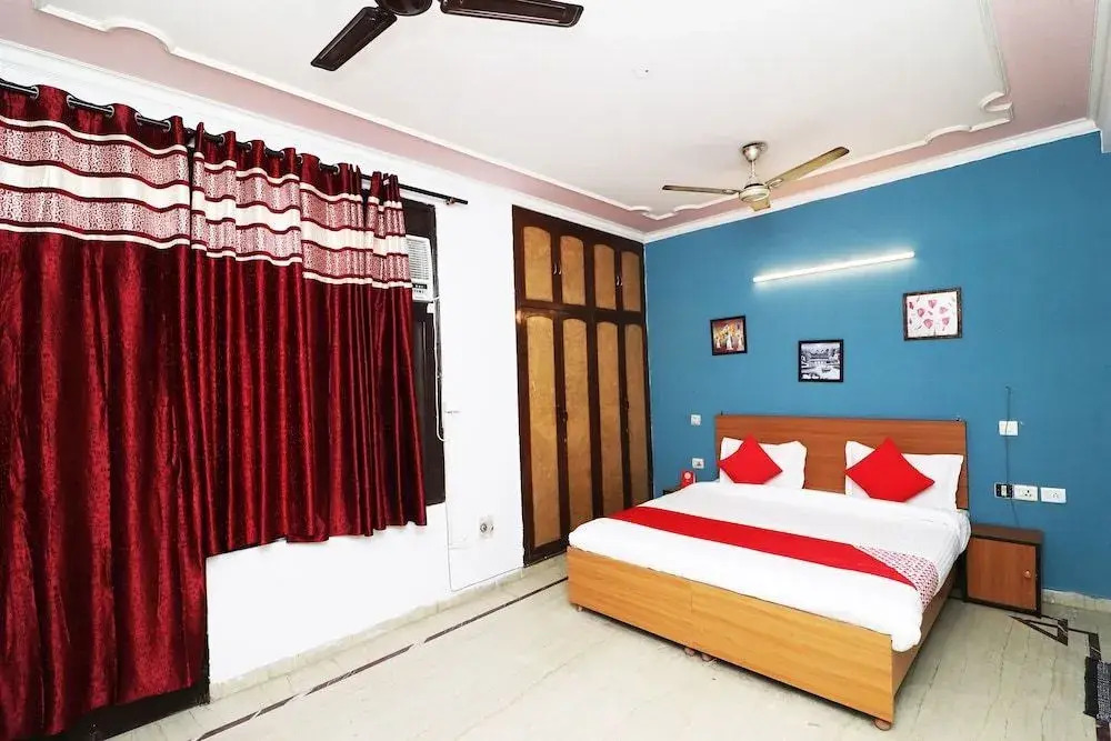 Silver Homes by OYO Rooms