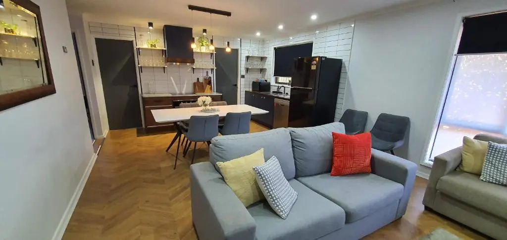 Flamingo Rentals - Modern 2-bed unit with SPA ideal for holiday and business travel