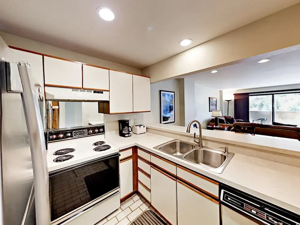 137 Benchmark Rd 312 Condo 1 Bedroom 1 Bathroom Condo