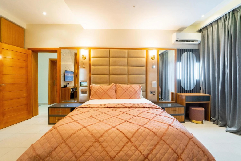 3-Bedroom SmartHome Luxury Apartment