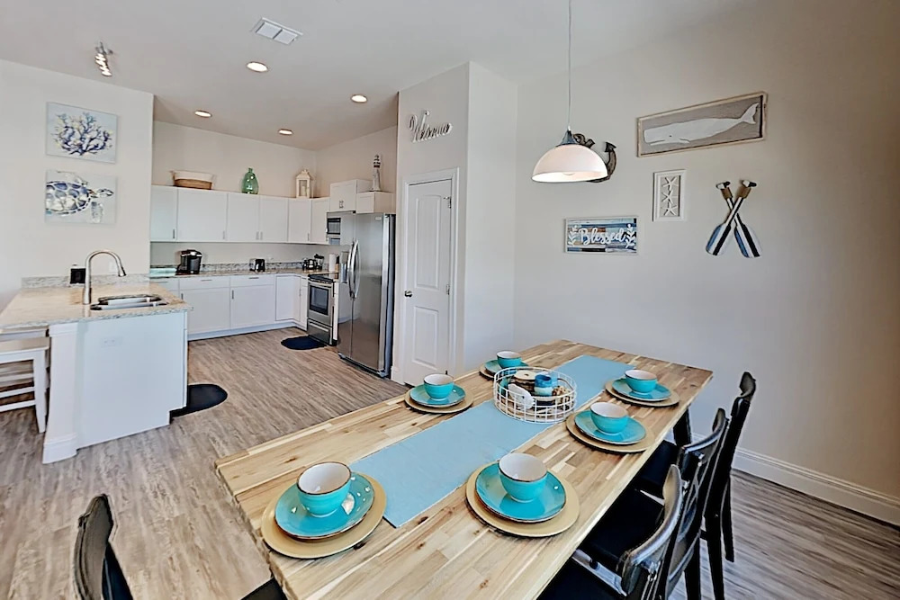 110nnaut 2 Bedroom Home