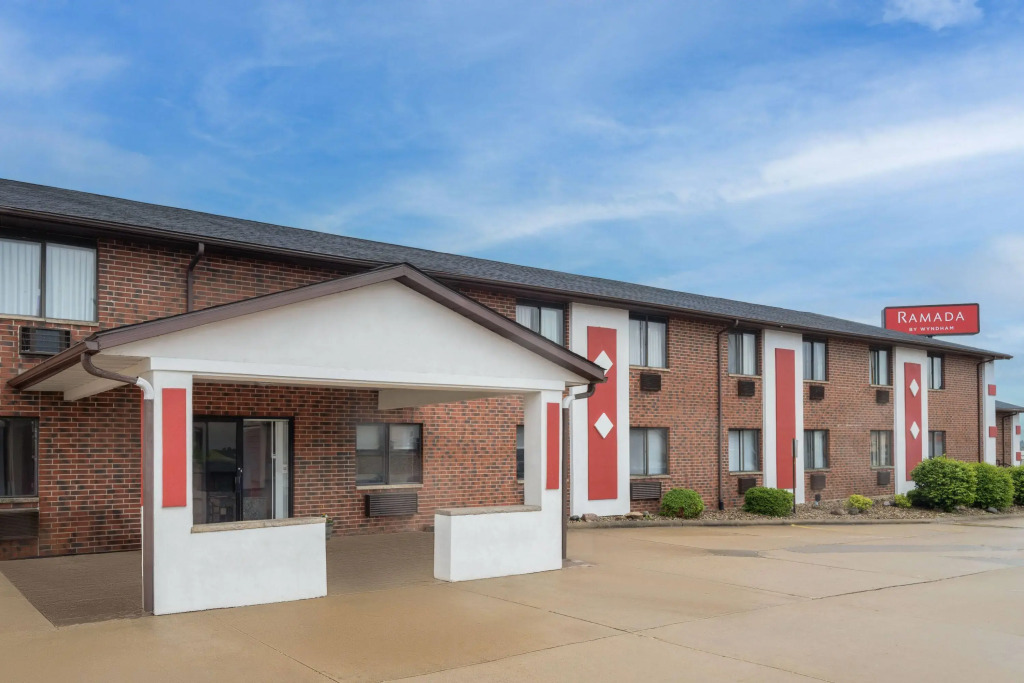 Ramada by Wyndham Cedar Rapids South