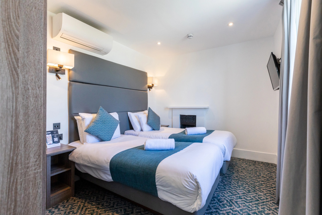 The J Hyde Park Hotel