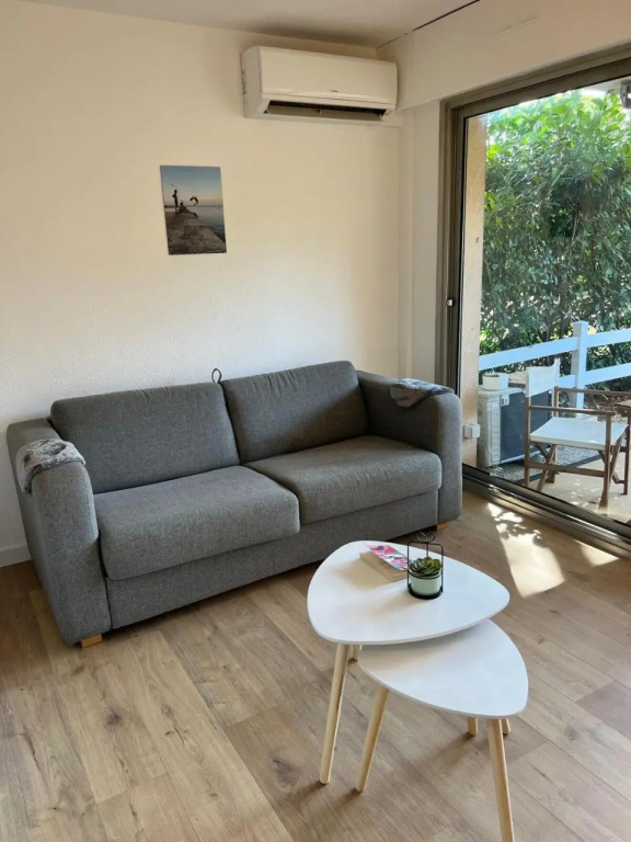 T2 avec magnifique vue mer, piscine, clim, parking